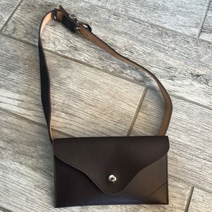 Belt bag.